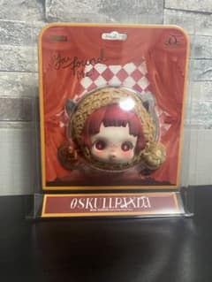 POP MART SKULLPANDA イヤホンケースのサムネイル
