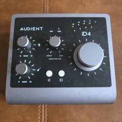 AUDIENT iD4 オーディオインターフェイスのサムネイル