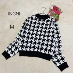 INGNI 잉 치조 격자 무늬 니트 긴팔 모의 목 모노톤 M사이즈