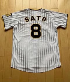 ②【美品】阪神タイガース 佐藤輝明選手 前ホーム ユニフォーム O