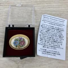 オーストリア ウィーン プチポワン 刺繍 伝統工芸品 - メルカリ