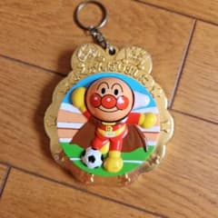 アンパンマンの頭が回るメダル、キーホルダー - メルカリ