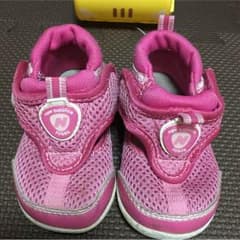 New Balance スニーカーのサムネイル