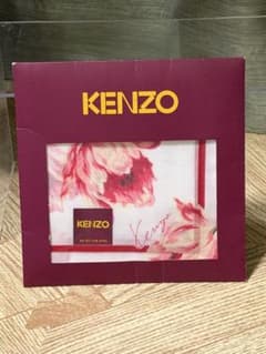 新品未使用！　KENZO ハンカチ 花柄 箱入りのサムネイル