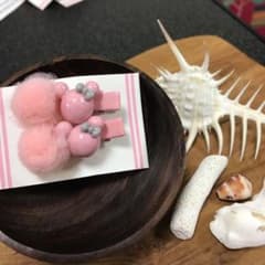 子供髪留め！！ポンポン付き！激かわ！のサムネイル