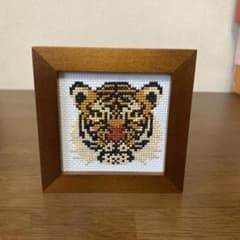 トラクロスステッチ刺繍完成品 フレーム付きのサムネイル