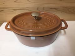Staub　ストウブ　オーバル　23cm　シナモン　ココット　両手　鍋　調理 Staub ストウブ オーバル 23cm シナモン ココット 両手 鍋 調理 - メルカリ
