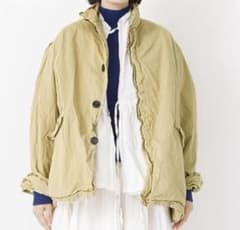 ヴェリテクールST183のベージュのコート - メルカリ