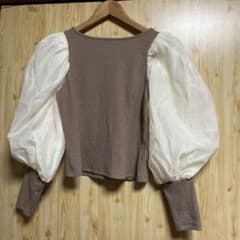 amergeのブラウス？