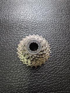 美品 Shimano CS-5700 10速 スプロケット 12-25Tのサムネイル