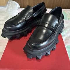 ヴァレンティノ ローファー スタッズ 40 厚底 Trackstudのサムネイル