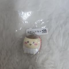 ちいかわ×くら寿司 ビッくらポン！ フィギュア くりまんじゅうのサムネイル