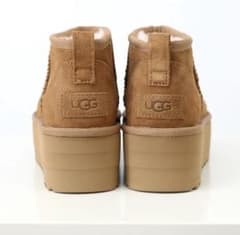 UGG ベージュ スエード ショートブーツのサムネイル