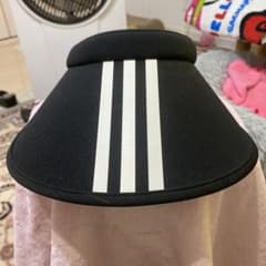adidasのバイザーですのサムネイル