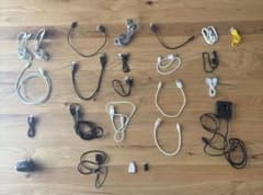 充電ケーブルおよび周辺機器（Apple純正、ANKER製品を含む）まとめ売りのサムネイル