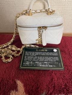 CHANEL ミニバニティ　シャネルチェーンショルダーバッグのサムネイル