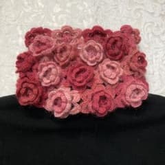 かぎ針編み立体お花のモチーフ　マフラー　スヌードのサムネイル