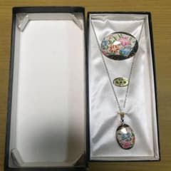 値下げ！九谷焼　ネックレス&ブローチのサムネイル