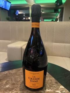 Veuve Clicquot La Grande Dame 2018 - メルカリ
