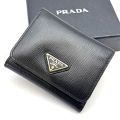 極美品✨プラダ 1MH043 三角ロゴ ヴィッテロムーブ 三つ折り財布 黒 極美品✨プラダ 1MH043 三角ロゴ ヴィッテロムーブ 三つ折り財布 黒