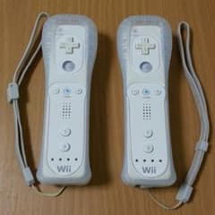 ひとみん様専用　格安提供　wii リモコン　2個　ジャケット付のサムネイル