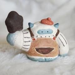 陶器風 イエティハンドメイド 粘土 可愛い置物のサムネイル