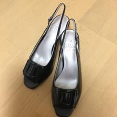 エナメルパンプス 黒のサムネイル