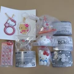 ハローキティ めじるしアクセサリー チャーム フィギュア 等 7点セットのサムネイル