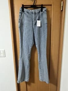 センタープレス ハイウエストセミフレアパンツのサムネイル