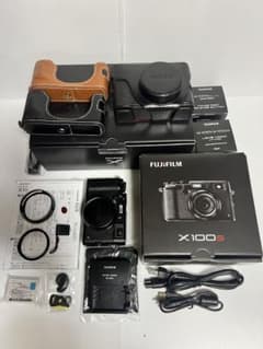 FUJIFILM X100S ブラック リミテッドエディションのサムネイル