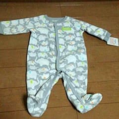 カーターズ☆新品☆足つきロンパース 　60〜70サイズ！のサムネイル