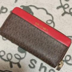 MICHAEL KORSのサムネイル