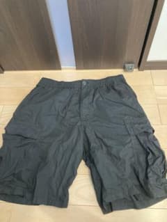 【まとめ売り】32-01 GU カーゴショートパンツ 黒とカーキーのサムネイル