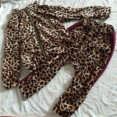 ヒョウ柄 90 ☆上下 まとめ、トップス パンツ、セットアップ 、ベビー服のサムネイル
