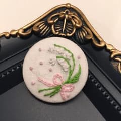 ハンドメイド  ブローチ　すずらんのサムネイル