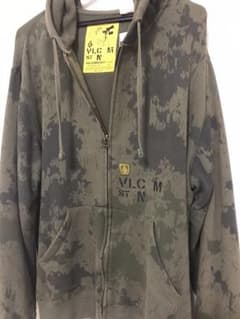 ゆん様専用  VOLCOM迷彩柄パーカーのサムネイル