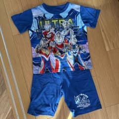 ウルトラヒーローズ 光る半袖パジャマ 上下セット