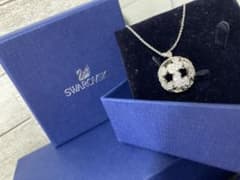 SWAROVSKI  スワロフスキー 星型抜 ネックレス 箱付のサムネイル