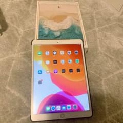 Apple iPad Pro 10.5インチ 256GB ゴールド MPHJ2…のサムネイル