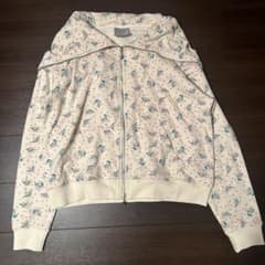 ashley williams I heart me バタフライフーディー 総柄 - メルカリ