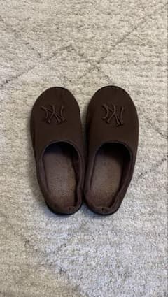 Slon / NY Yankees Slippers ヤンキース スリッパ - メルカリ