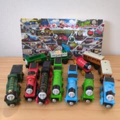 【値段交渉可】木製トーマス セット(おまけつき)のサムネイル