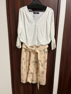 新品　花柄　ドッキングワンピース　フリーサイズのサムネイル