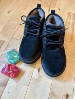 ★美品★UGG ムートンブーツ Neumel ブラック レースアップのサムネイル