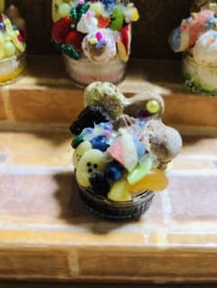 チョコレートとバナナとチョコレートアイスのパフェのサムネイル