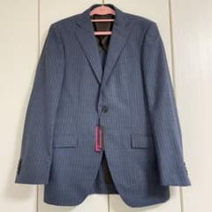 新品　スーツジャケットのサムネイル
