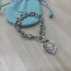 Tiffany & Co. シルバーブレスレット ハートチャーム付き - メルカリ