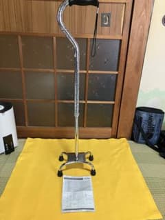 4点支持杖 花柄 ステッキ 介護用品！未使用品！のサムネイル