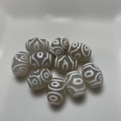 8628] 天然石 六眼天珠 ホワイト 約12×16mm 10個 - メルカリ