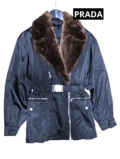 プラダ PRADA ファー付き ナイロン＆レザーベルトコート ライダース風